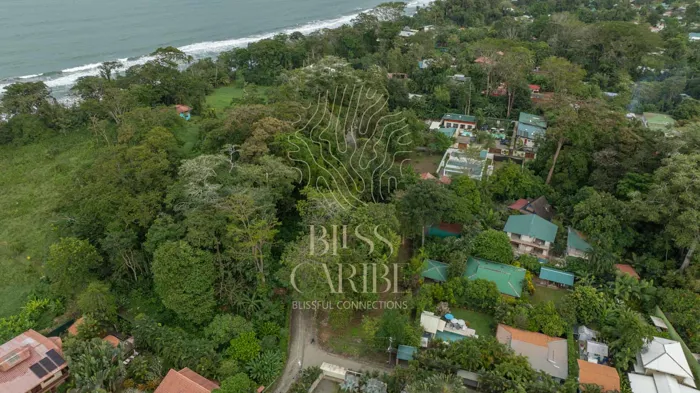 Playa Negra Beach Breeze in Cahuita, Talamanca, Limón — $288,160 - Photo 2 of 10