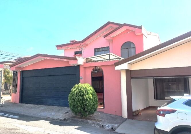 Casa en Venta en San Vicente de Moravia con Seguridad y Cerca de todo. in San Vicente, Moravia, San José — $230,000