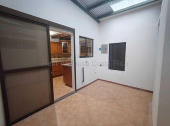 Alquiler de Casa en Montes de Oca-San Pedro. RAH 26-1925 en San Pedro, Montes De Oca, San José — 50 000 ₡ - Foto 4 de 13