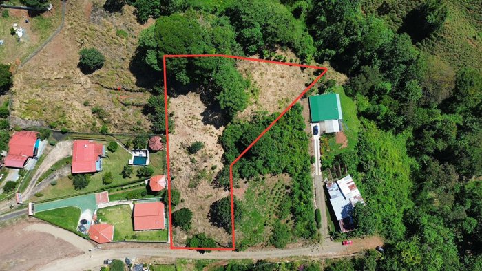 Venta de lote de 5.117 m2 en San Isidro, Pérez Zeledón in San Isidro De El General, Pérez Zeledón, San José — ₡ 75 000 000 - Photo 2 of 11