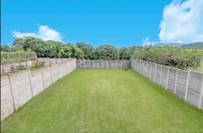 DE OPORTUNIDAD BELLÍSIMA CASA EN ATENAS.  in Santa Eulalia, Atenas, Alajuela — ₡ 95 000 000