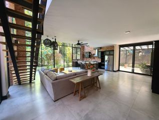Modern 3-Bedroom Loft for Sale in Playa Potrero | Luxury Home in Guanacaste en Tempate, Santa Cruz, Guanacaste — $875,000 - Foto 5 de 20
