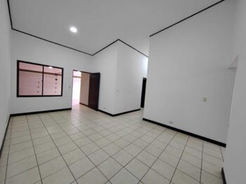 Venta de Hermosa Casa en La Unión-Tres Ríos.  en Tres Ríos, La Unión, Cartago — $220,000 - Foto 4 de 16