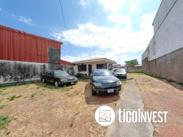 Lote Comercial en Guadalupe ** 2140 en Calle Blancos, Goicoechea, San José — ₡ 125 000 000