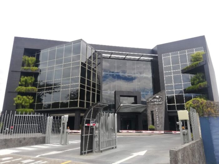Alquilo oficina en oficentro en Escazú in San Rafael, Escazú, San José — $3,827