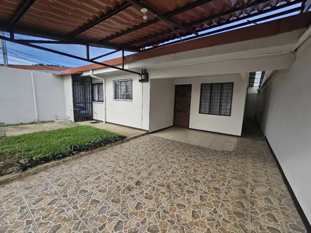 ALQUILER DE CASA EN SAN JOAQUIN, BARRIO SANTA MARTA. en San Joaquín, Flores, Heredia — ₡ 400 000 - Foto 2 de 22