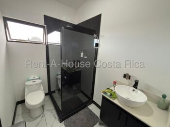 Venta de Casa en La Unión-Concepción. en Concepción, La Unión, Cartago — $260,000 - Foto 5 de 15