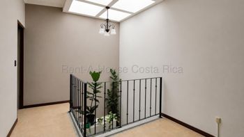 Alquiler de Apartamento Amoblado de 2 Niveles en San Rafael #27-1042 GS en San Rafael, Montes De Oca, San José — ₡ 420 000 - Foto 5 de 10