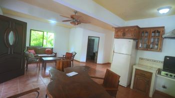 SE VENDE CASA CON PISCINA Y GRAN POTENCIAL DE INVERSION CERCA DEL MAR en Bahía Ballena, Osa, Puntarenas — $300,000 - Foto 4 de 14