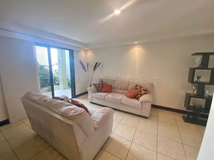Se alquila casa en Santa Ana San José 26-1963 en Santa Ana, San José — $1,750