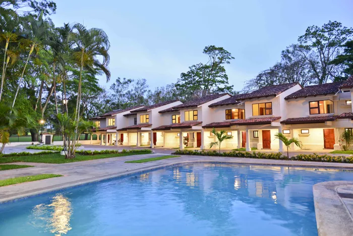 VENTA DE INVERSION, PAQUETE TOWNHOUSES PARA AIR B&B, HEREDIA, CARIARI en San Antonio, Belén, Heredia — $1,665,000