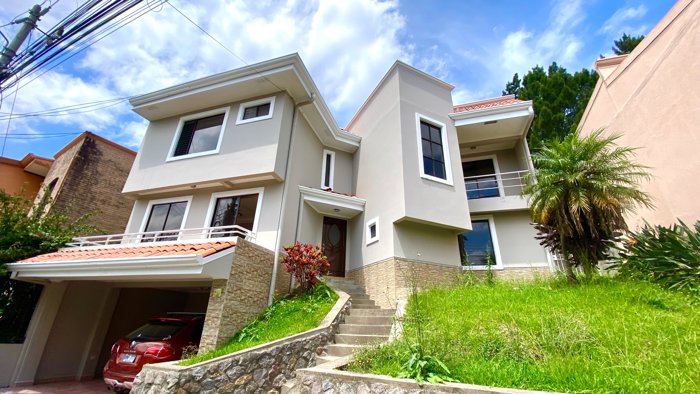 Venta de Casa en Bosques de Moravia en San Vicente, Moravia, San José — ₡ 125 000 000