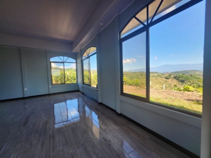Casa con vista en Mollejones, Platanares, Perez Zeledon en Platanares, Pérez Zeledón, San José — $139,999