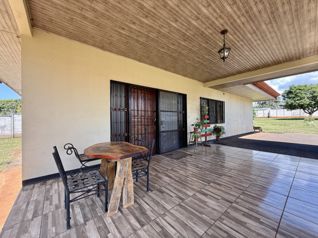 VENTA DE QUINTA CON DOS CASAS Y PISCINA EN LABRADOR DE SAN MATEO in Labrador, San Mateo, Alajuela — $600,000 - Photo 4 of 58