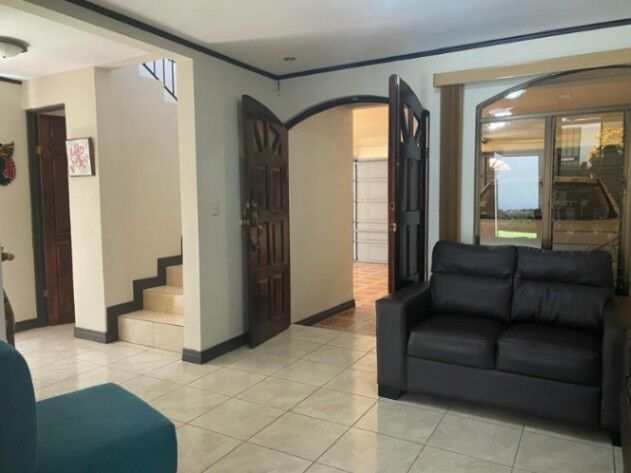 Venta de hermosa casa de 3 habitaciones en Santa Ana 26-997 in Pozos, Santa Ana, San José — ₡ 145 000 000