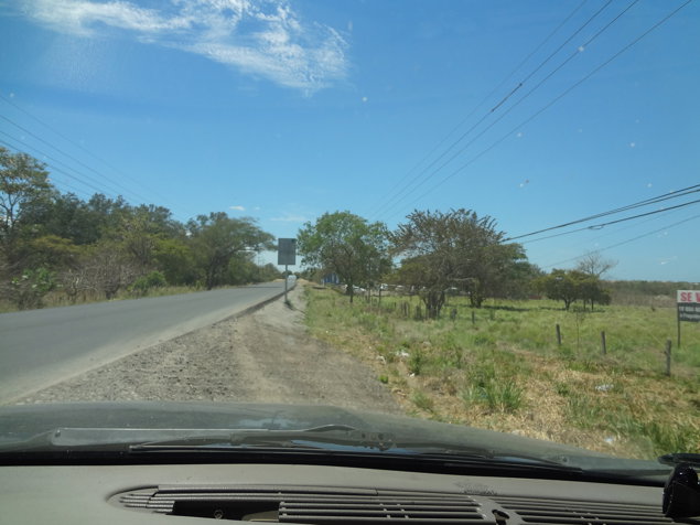 Terreno 1Ha entre Liberia y Aeropuerto D. Oduber en Liberia, Guanacaste — $1,000,000 - Foto 2 de 2