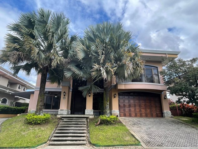 Casa en Venta Hacienda del Sol in Uruca, Santa Ana, San José — $880,000