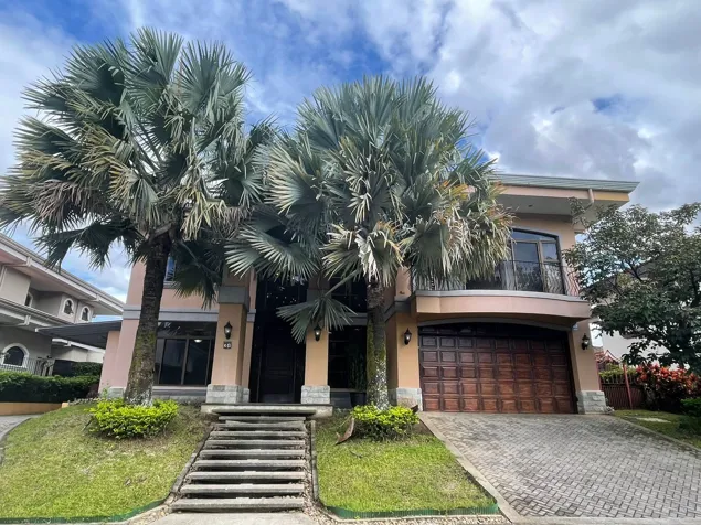 Casa en Venta Hacienda del Sol in Uruca, Santa Ana, San José — $880,000