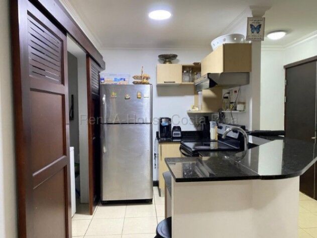 Venta de Apartamento en Santa Ana. RAH 27-128 en Santa Ana, San José — $185,000