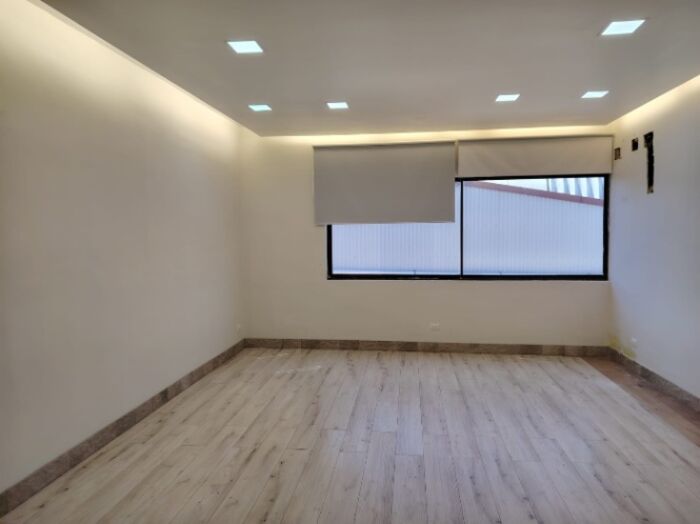 ALQUILER DE LOCAL COMERCIAL, SAN JOSE, ESCAZU, GUACHIPELIN - 9882967 in Escazú, San José — $1,377