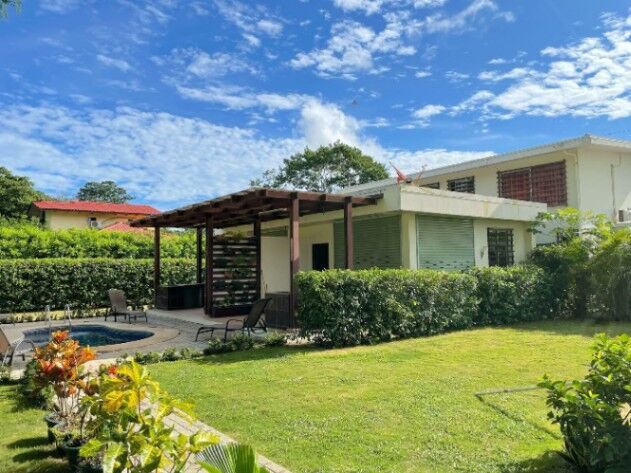 Venta de 3 Apartamentos con un Lote de 1013m2 en Tamarindo Guanacaste 26-220 in Tamarindo, Santa Cruz, Guanacaste — $325,000
