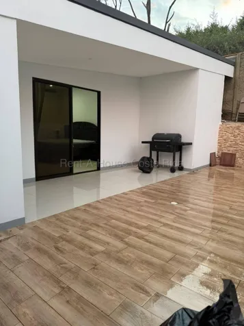 Venta de casa moderna con acabados de lujo y seguridad 24/7 #27-310 GS en Bolívar, Grecia, Alajuela — $231,000 - Foto 2 de 12