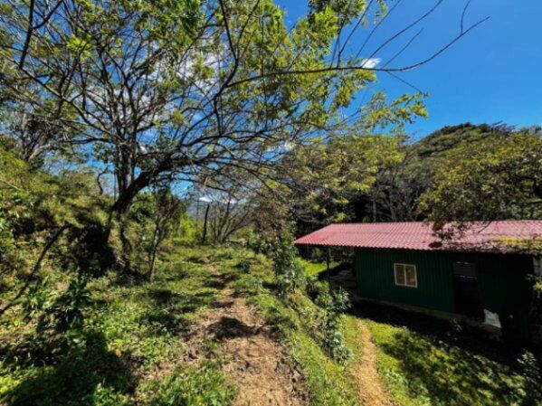 VENDO LOTE+2 APTOS EN COLÓN.  en Colón, Mora, San José — $289,000