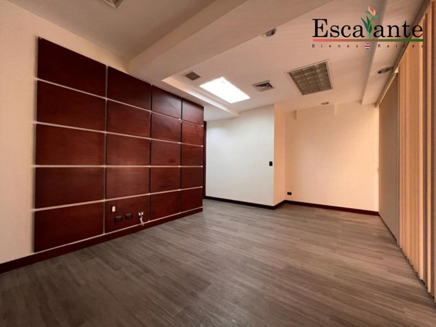 Alquiler de Local en Ofiplaza del Este en Curridabat, San José — $3,102