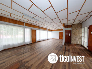 Amplia casa en San Pedro de Montes de Oca    **1955 en San Pedro, Montes De Oca, San José — $475,000 - Foto 4 de 25
