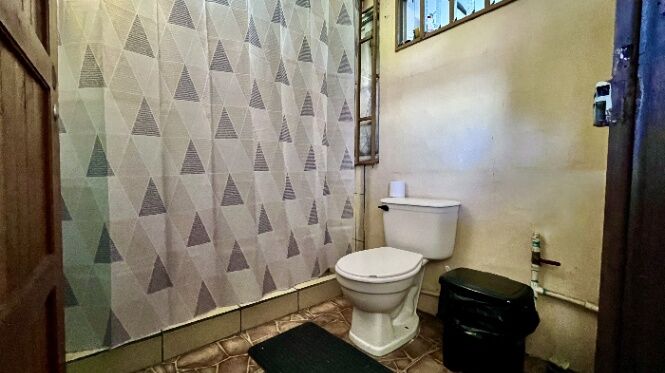 VENTA DE CASA DE 200 M2 EN BARRIO UNESCO, PEREZ ZELEDON in San Isidro De El General, Pérez Zeledón, San José — $130,000
