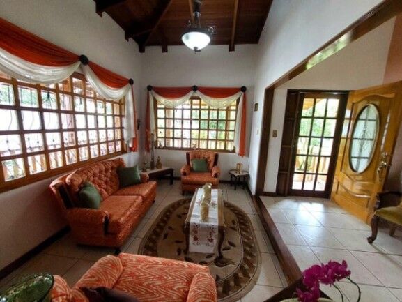 MLS-24-1045 VENTA CASA CON 2 APARTAMENTOS SANTA BARBARA HEREDIA in Santa Bárbara, Heredia — ₡ 235 000 000