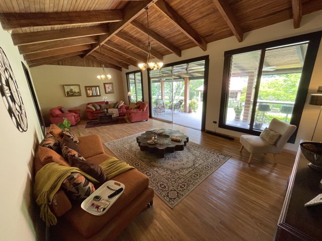 Casa de una planta en venta Santa Ana in Santa Ana, San José — $1,250,000