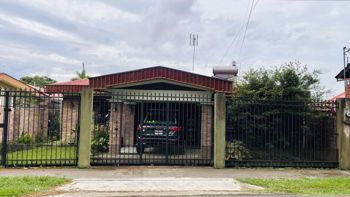SE VENDE CASA EN BUENOS AIRES, PALMARES in Buenos Aires, Palmares, Alajuela — $242,000 - Photo 2 of 24