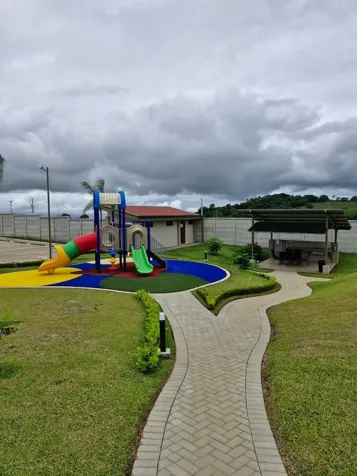 LOTE EN VENTA EN CONDOMINIO CONTERRA, GRECIA FILIAL 31 - LISTO PARA CONSTRUIR en Puente De Piedra, Grecia, Alajuela — $52,000 - Foto 2 de 10