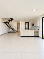 Alquiler en Lindora en Pozos, Santa Ana, San José — $2,350 - Foto 2 de 12