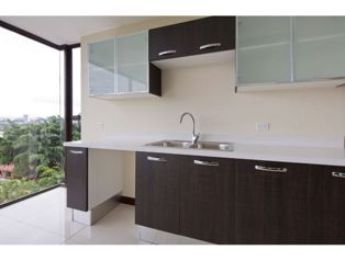 Venta de apartamento en Altos de Marbella Bello Horizonte Escazú en San Rafael, Escazú, San José — $490,000 - Foto 5 de 10