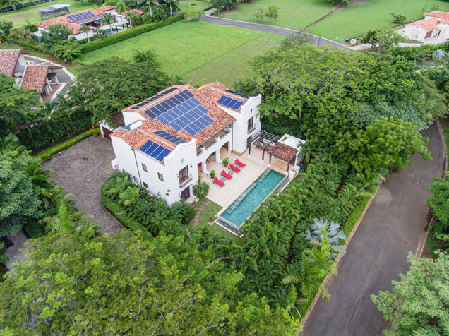 Casa Colonial Española de Lujo en Hacienda Pinilla en Tamarindo, Santa Cruz, Guanacaste — $1,795,000 - Foto 3 de 41