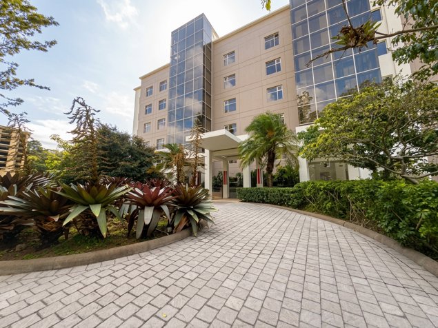 Venta/Alquiler Apartamento en condominio Alta Pietra, Escazú (AF) en San Rafael, Escazú, San José — $180,000
