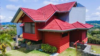 SE VENDE EXCLUSIVA CASA TIPO CHALET EN VOLIO, SAN RAMÓN en Volio, San Ramón, Alajuela — $551,000 - Foto 3 de 29