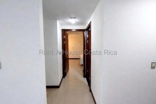 Se alquila apartamento en Pozos Santa Ana 26-1901 in Santa Ana, San José — $1,350