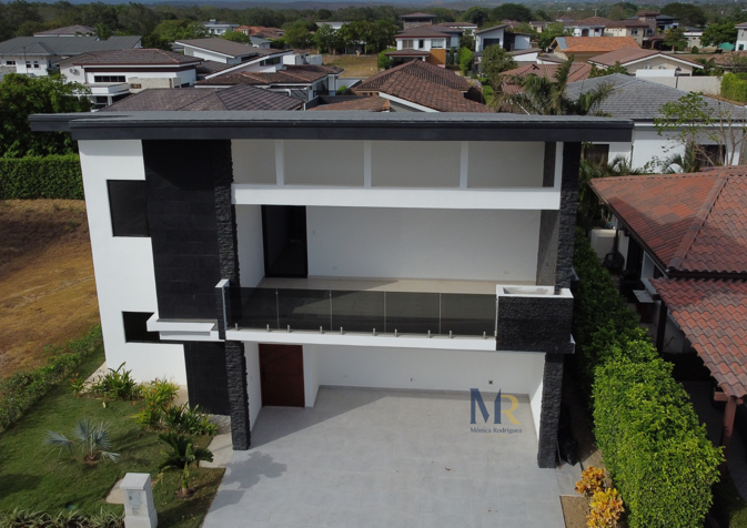 House for Sale in Exclusive Condominium in Liberia, Move-in Ready in Liberia, Guanacaste — $550,000