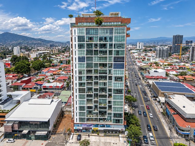 Apartamento de 2 Habitaciones + Sala de TV en Metropolitan Tower en Mata Redonda, San José — $369,000