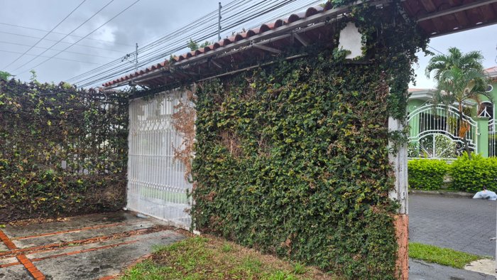 Casa en venta Residencial Lomas de Cariari in La Ribera, Belén, Heredia — $425,000 - Photo 3 of 21