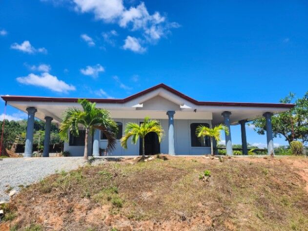 Casa con vista en Mollejones, Platanares, Perez Zeledon en Platanares, Pérez Zeledón, San José — $139,999