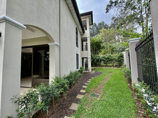Venta casa en Curridabat - Colinas de Montealegre - Para Inversion en Curridabat, San José — $650,000 - Foto 4 de 62