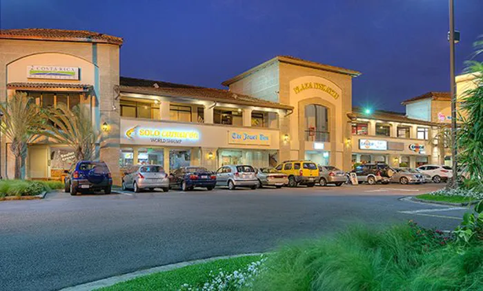 Local en alquiler  para oficina o consultorio en Plaza Itscazu en San Rafael, Escazú, San José — $2,799
