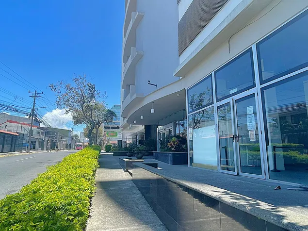 Office / Commercial Space for Rent - Storefront on the Street in Hospital, San José — $1,700 - Photo 2 of 7