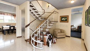CASA EN VENTA EN SAN JOSÈ MONTES DE OCA en Mercedes, Montes De Oca, San José — $345,000 - Foto 3 de 12
