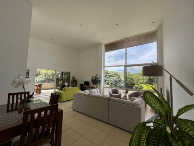 APARTAMENTO EN VENTA EN SANTA ANA en Santa Ana, San José — $230,000
