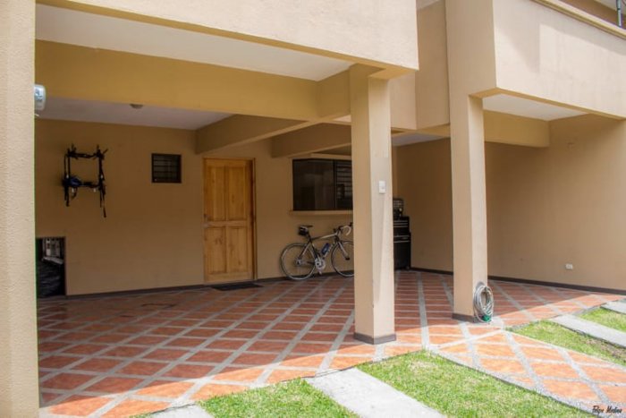 CASA DE 5 HABITACIONES EN CONDOMINIO LAGUNILLA en San Pablo, Heredia — $185,000 - Foto 2 de 25